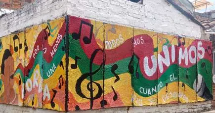 Foto de la experiencia Tour Comunitario en Cartago: Los Mejores Bordados de Colombia