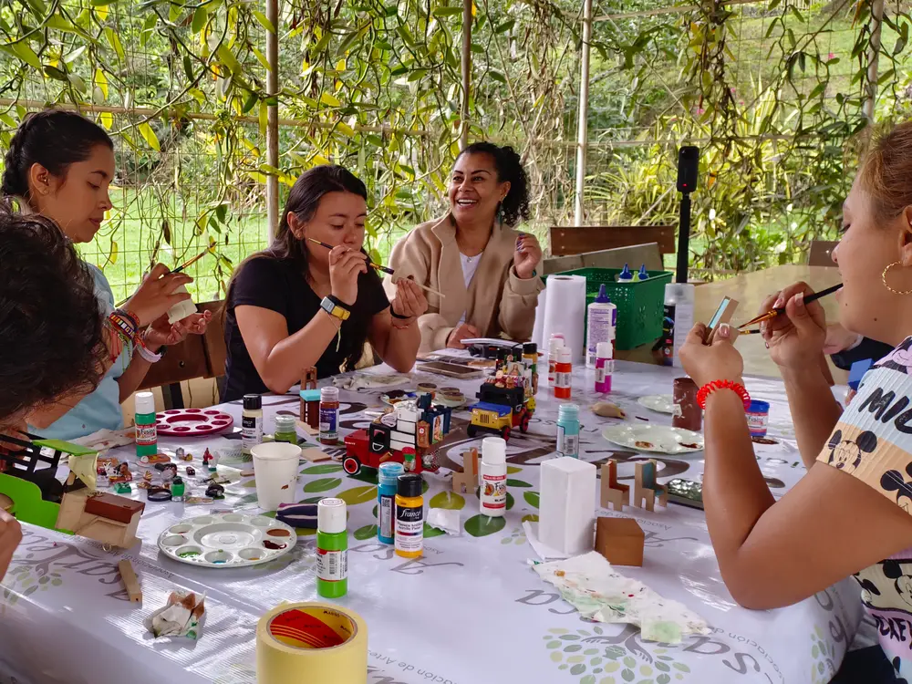 Photo from the Workshop with Local Artisans experience